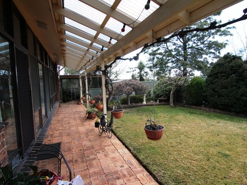 13 Noonameena Drive, Orange NSW 2800