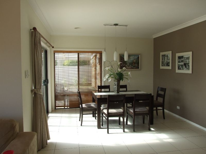 4 Bert Whiteley Place, Orange NSW 2800