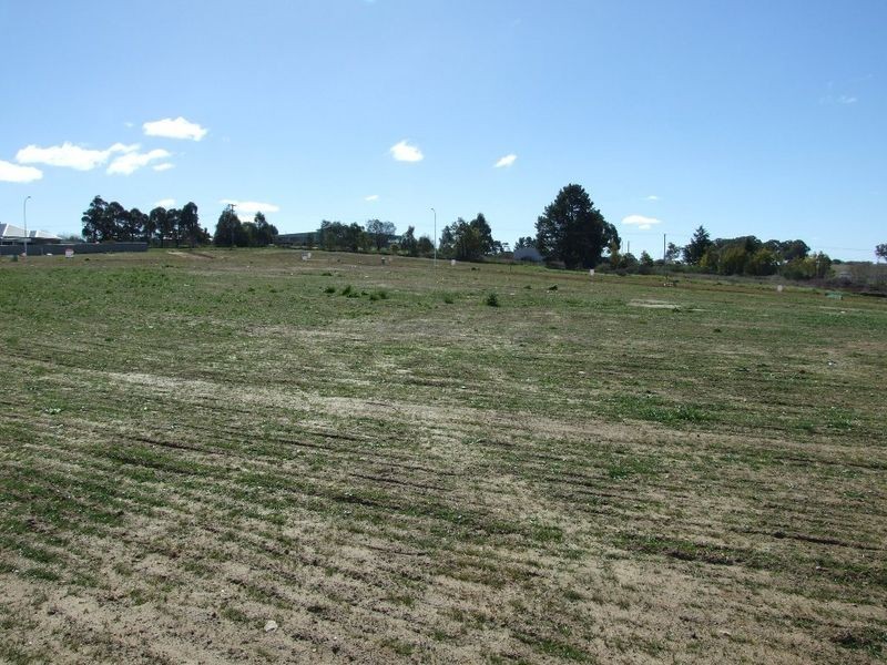 The Club Estate, Orange NSW 2800