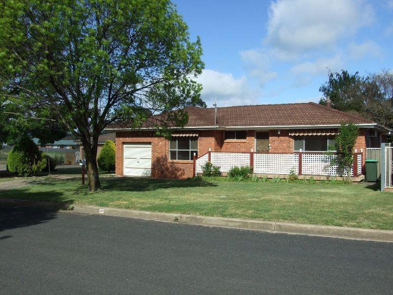 11 Gallipoli Place, Orange NSW 2800