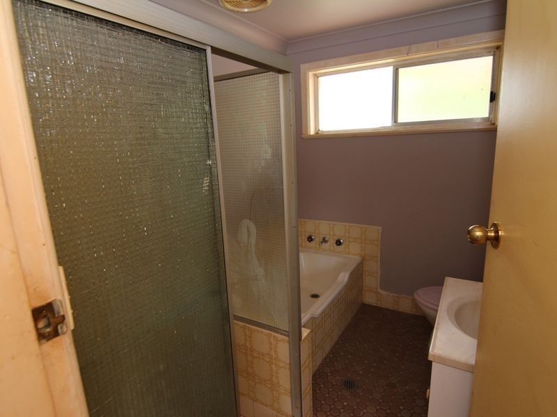 11 Gallipoli Place, Orange NSW 2800