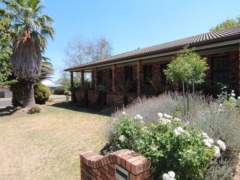 20 James Sheahan Drive, Orange NSW 2800