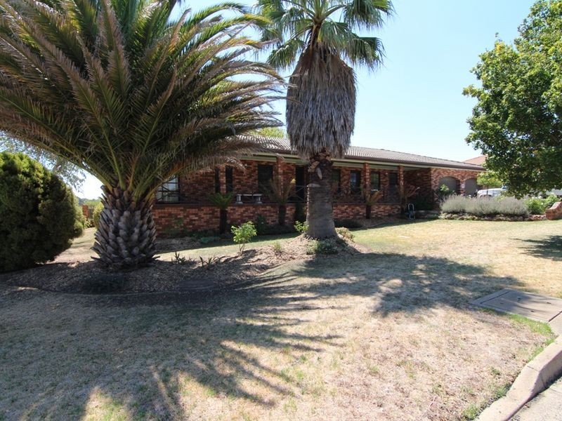 20 James Sheahan Drive, Orange NSW 2800