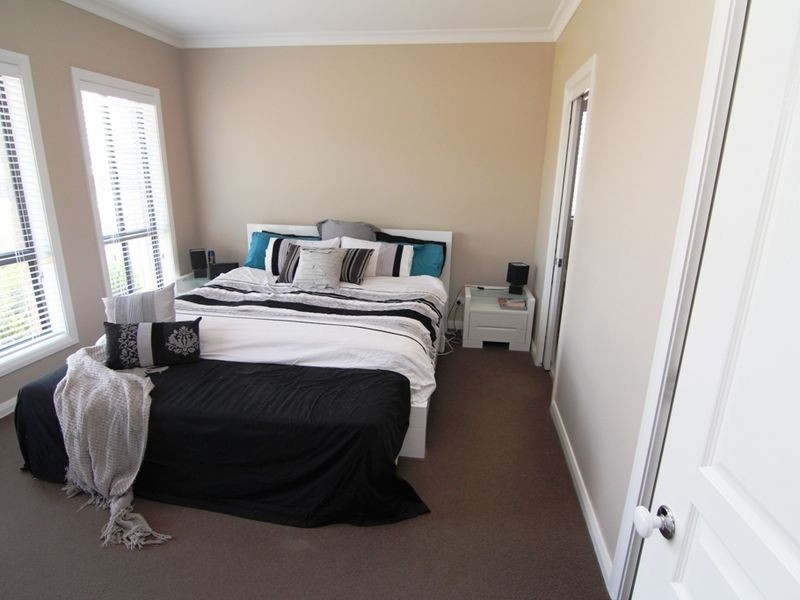 2 Row Close, Orange NSW 2800
