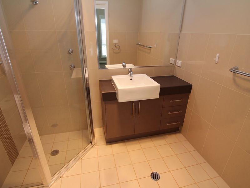 2 Row Close, Orange NSW 2800