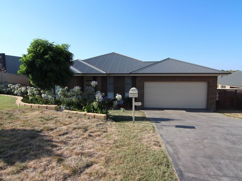 10 Windamingle Place, Orange NSW 2800