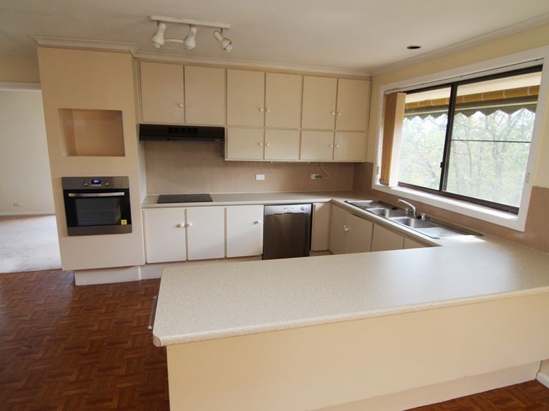 8 Mathoura Place, Orange NSW 2800