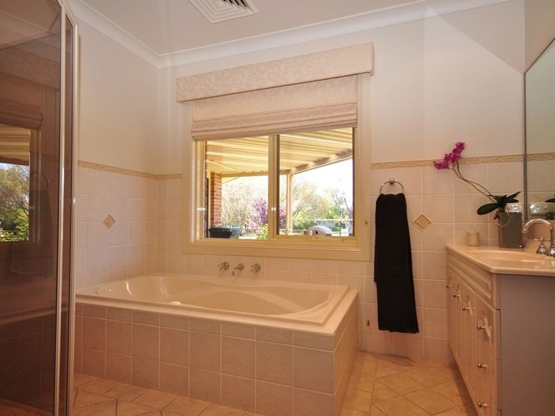 Mayfair 51 Wrights Lane, Orange NSW 2800