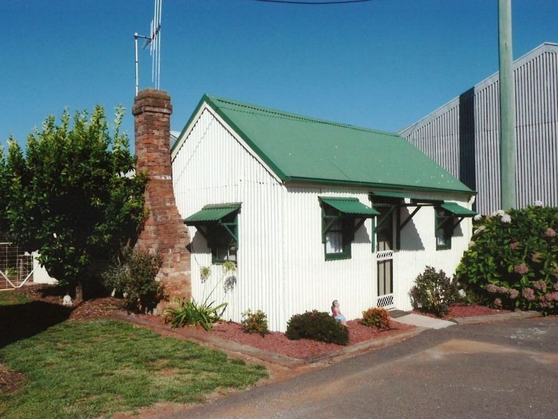 Mayfair 51 Wrights Lane, Orange NSW 2800