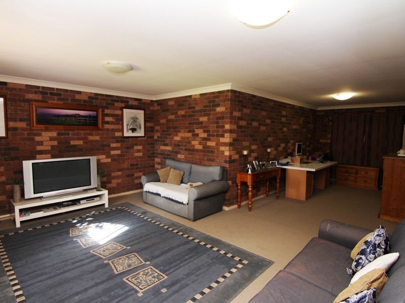 10 Pasadena Place, Orange NSW 2800