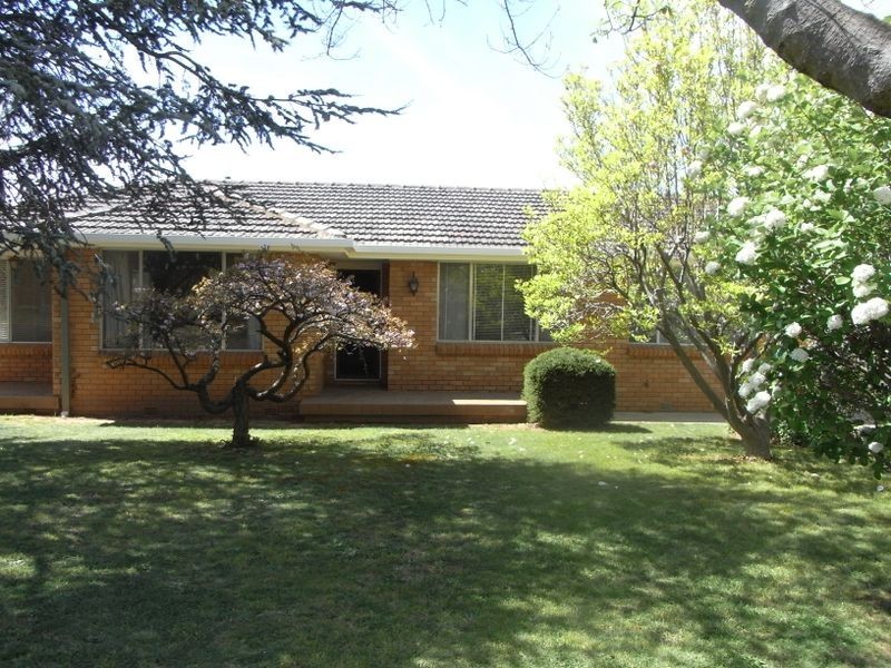 6 James Sheahan Drive, Orange NSW 2800