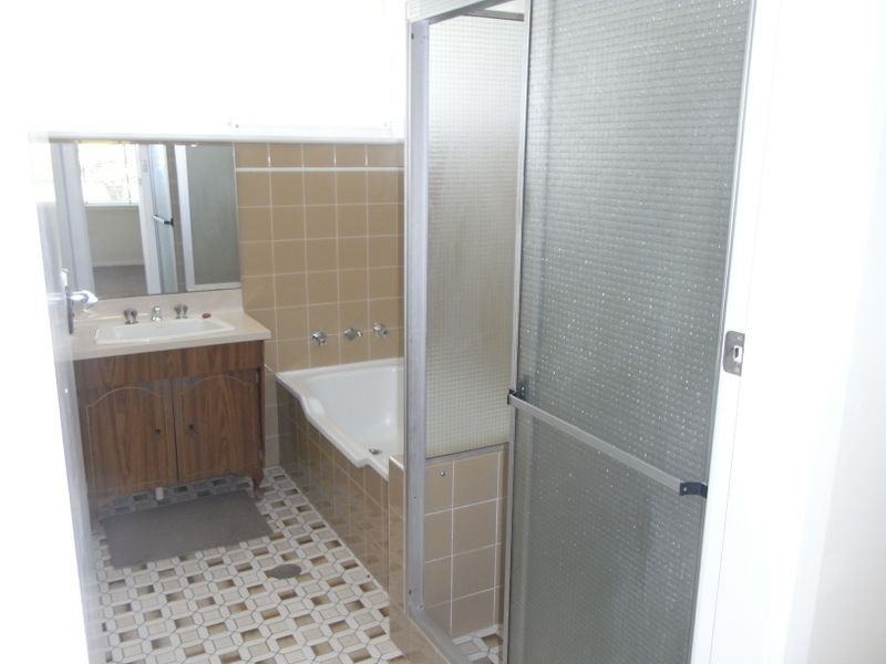 6 James Sheahan Drive, Orange NSW 2800