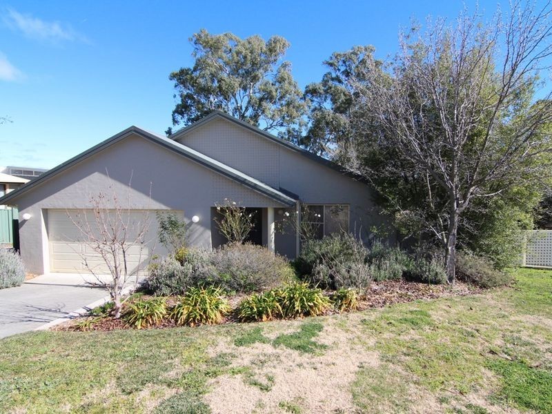 26 Goldfinch Way, Orange NSW 2800