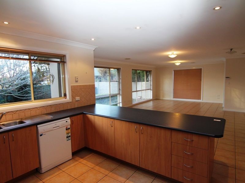 26 Goldfinch Way, Orange NSW 2800