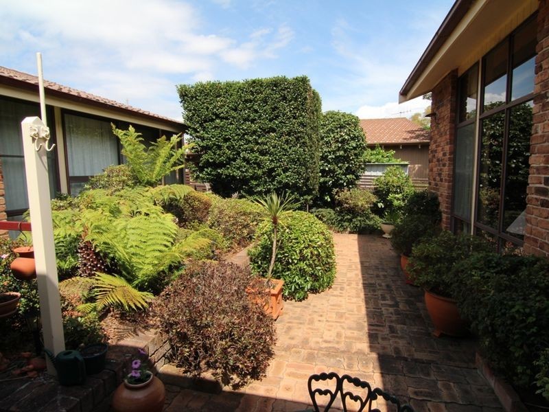 13 Noonameena Drive, Orange NSW 2800