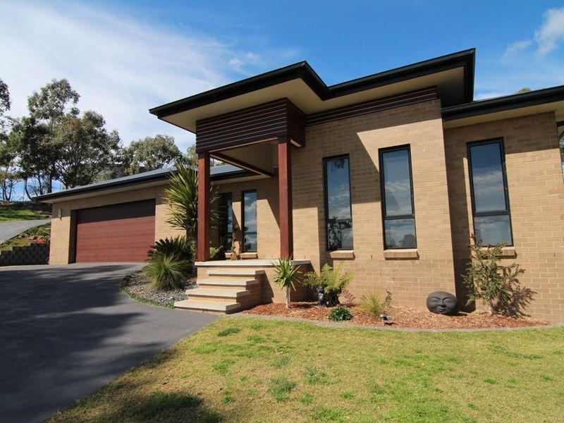 8 Dairy Hill Place, Orange NSW 2800