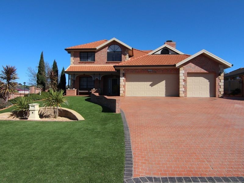 16 Pine Ridge Drive, Orange NSW 2800