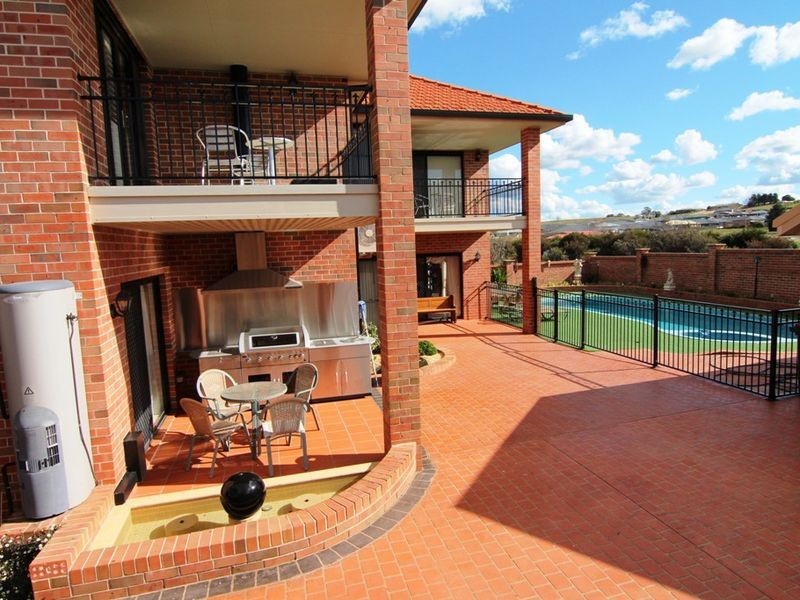 16 Pine Ridge Drive, Orange NSW 2800