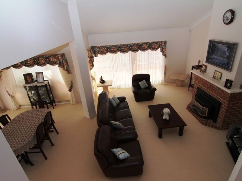 16 Pine Ridge Drive, Orange NSW 2800