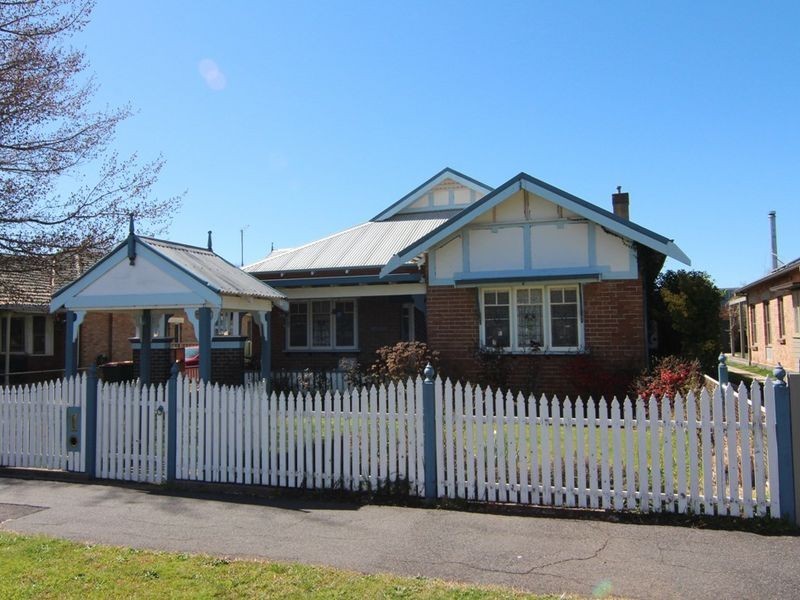 60 Clinton Street, Orange NSW 2800