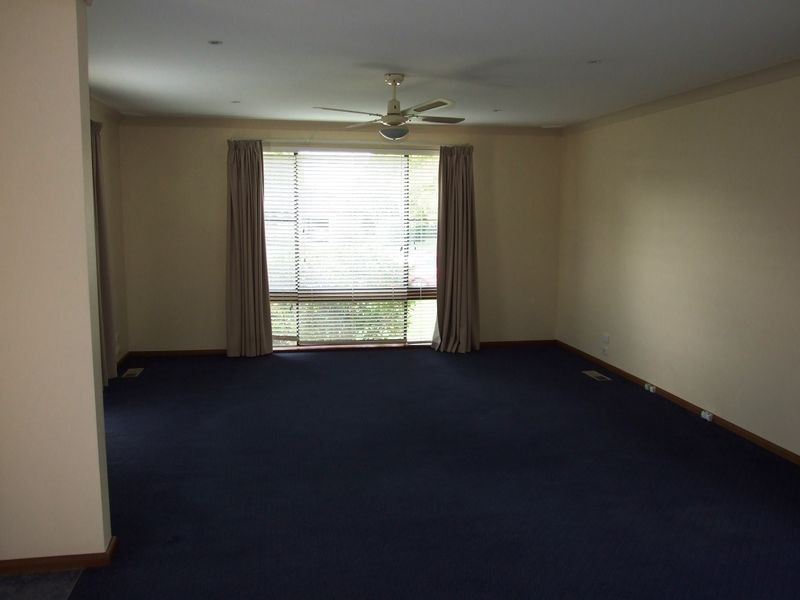 7 James Cook Crescent, Orange NSW 2800