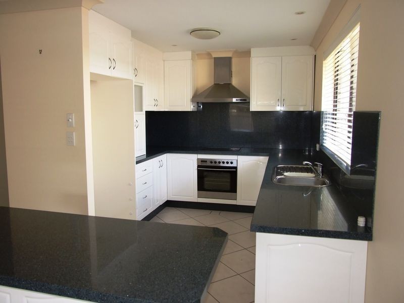 7 James Cook Crescent, Orange NSW 2800