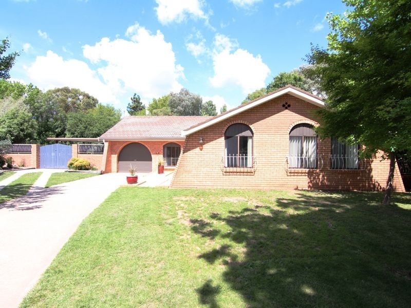 4 Brooke Place, Orange NSW 2800