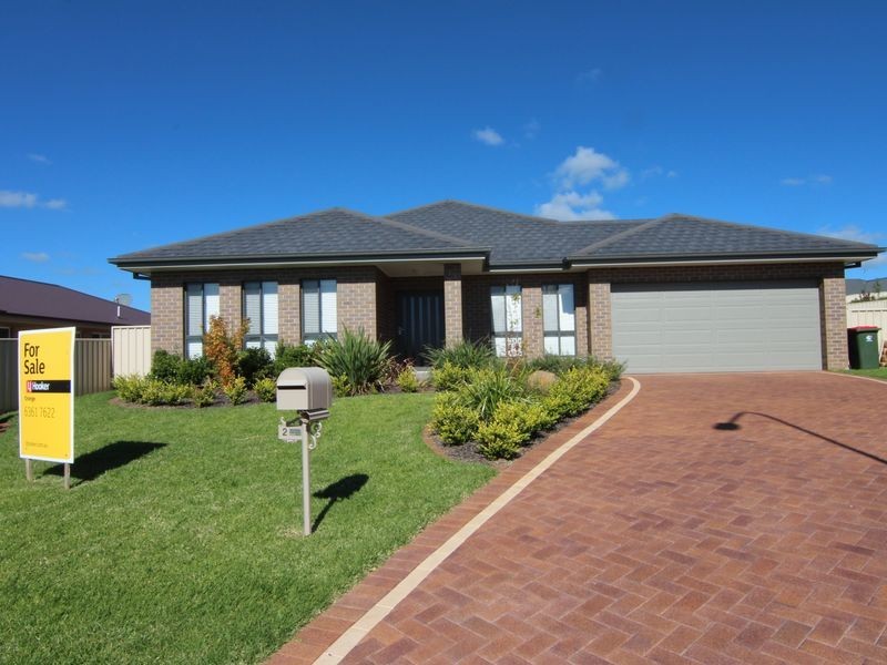 2 Row Close, Orange NSW 2800
