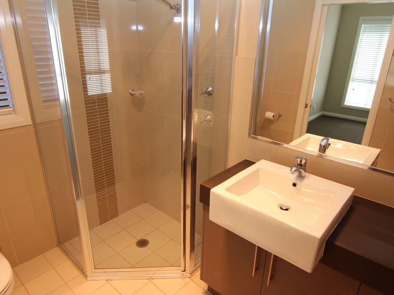 2 Row Close, Orange NSW 2800