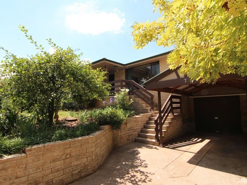 7 Hillcrest Avenue, Orange NSW 2800