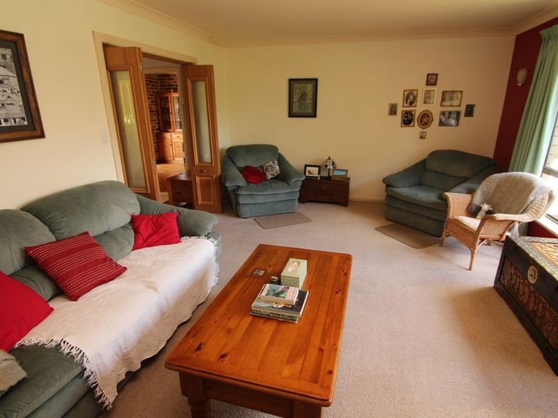 7 Hillcrest Avenue, Orange NSW 2800