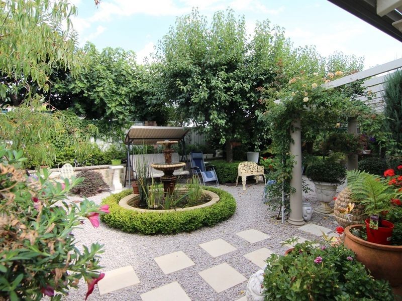 17 Birchgrove Drive, Orange NSW 2800