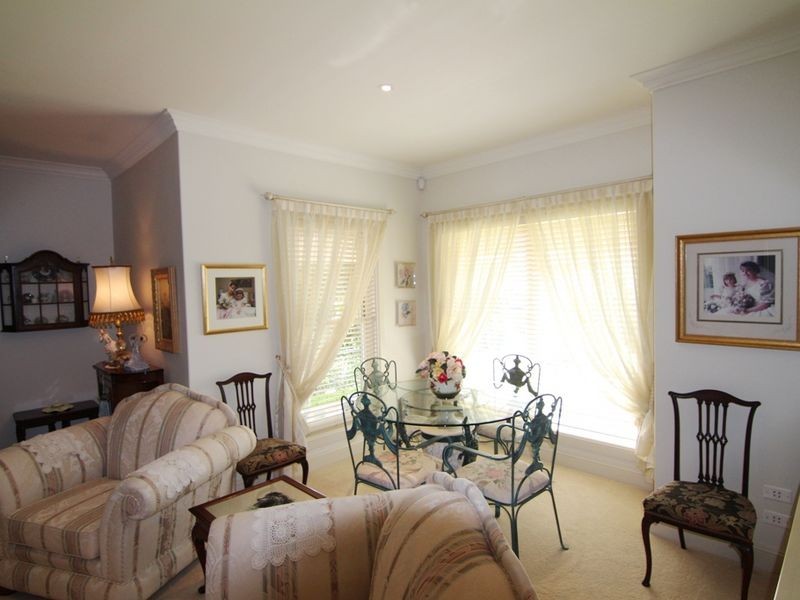 17 Birchgrove Drive, Orange NSW 2800