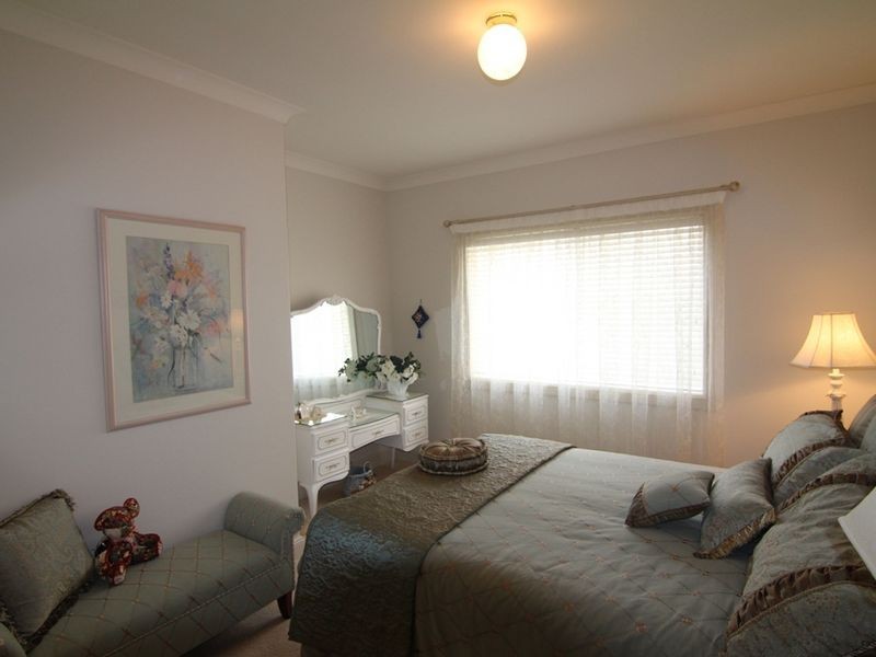 17 Birchgrove Drive, Orange NSW 2800