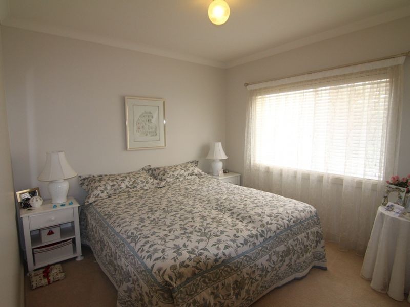 17 Birchgrove Drive, Orange NSW 2800