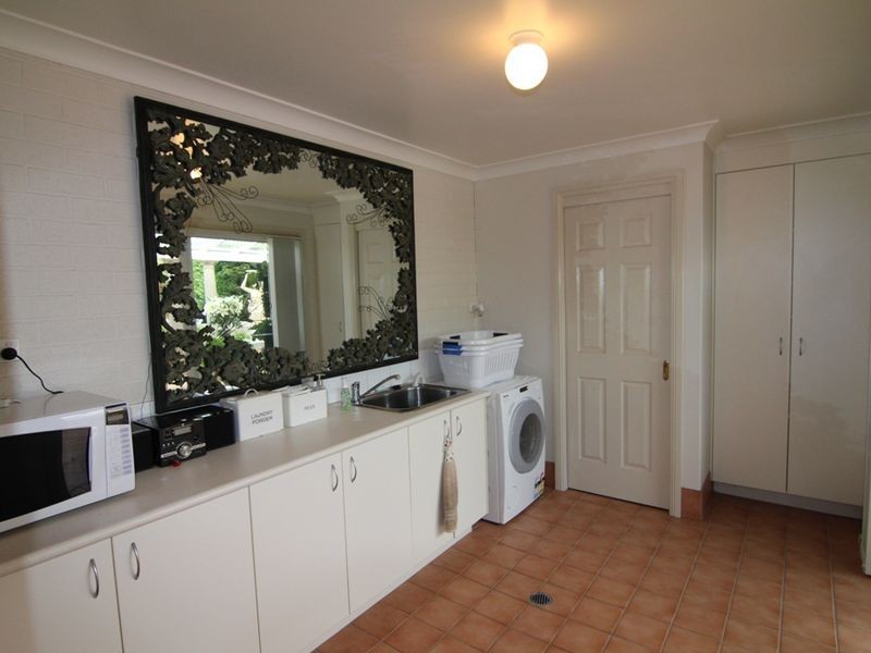 17 Birchgrove Drive, Orange NSW 2800