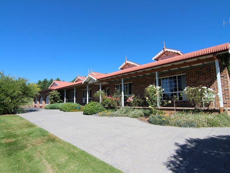 3 Carwoola Drive, Orange NSW 2800