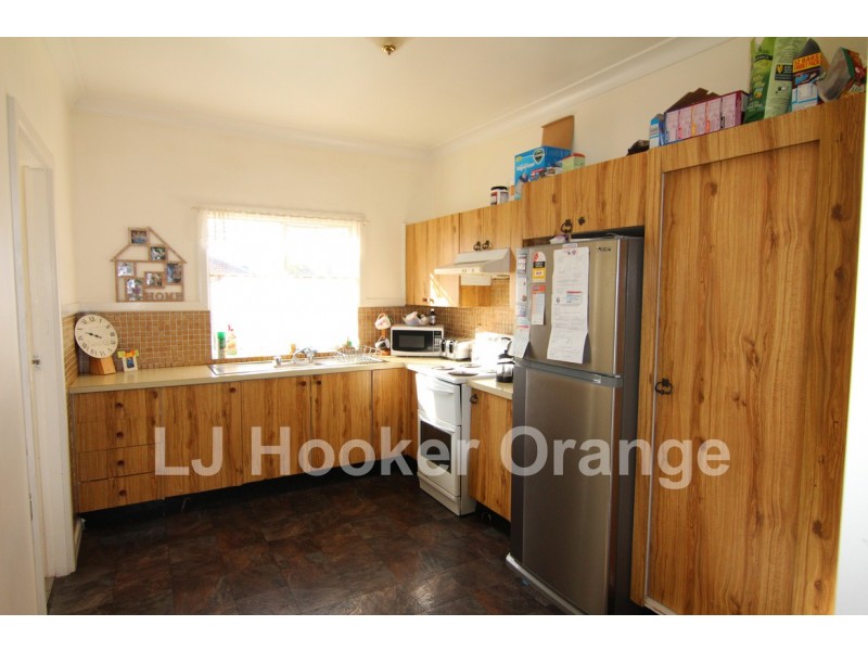 11 Bardia Avenue, Orange NSW 2800
