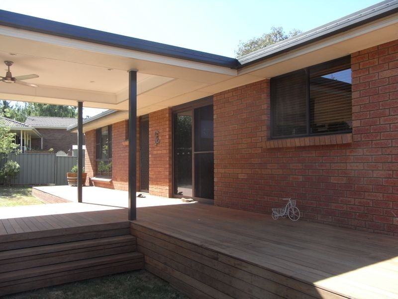 2 Anthony Crescent, Orange NSW 2800