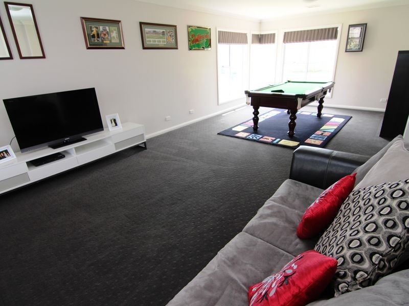 4 Stewart Close, Orange NSW 2800