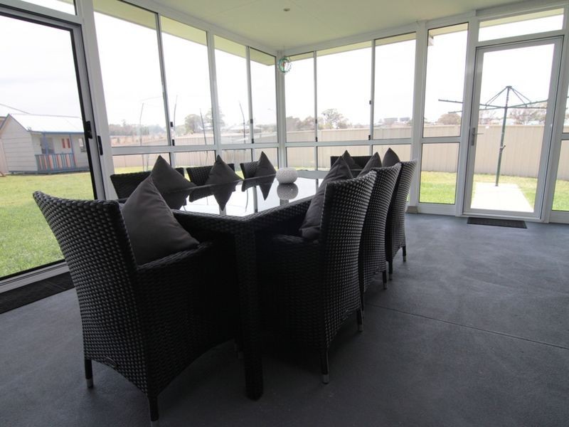 4 Stewart Close, Orange NSW 2800