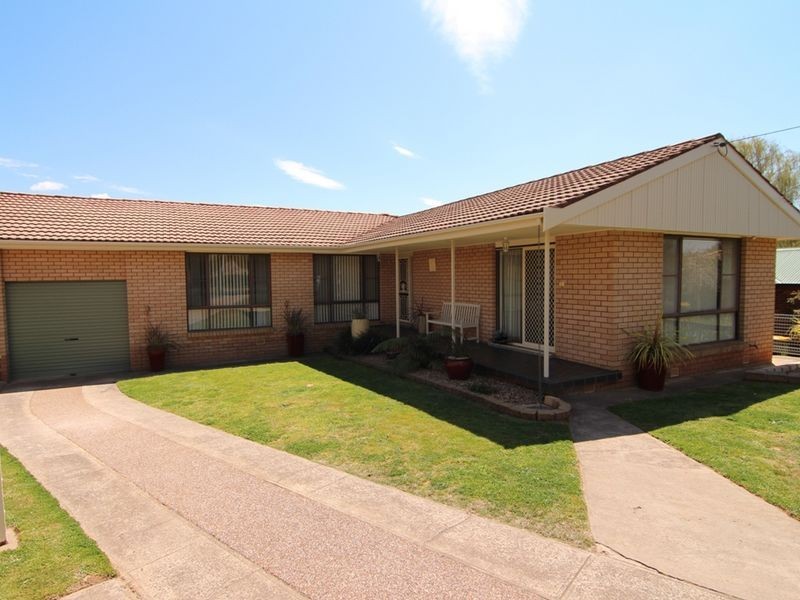 13 Caleula Crescent, Orange NSW 2800