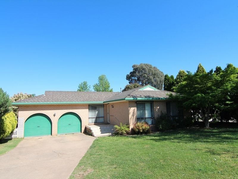 11 Rawle Avenue, Orange NSW 2800