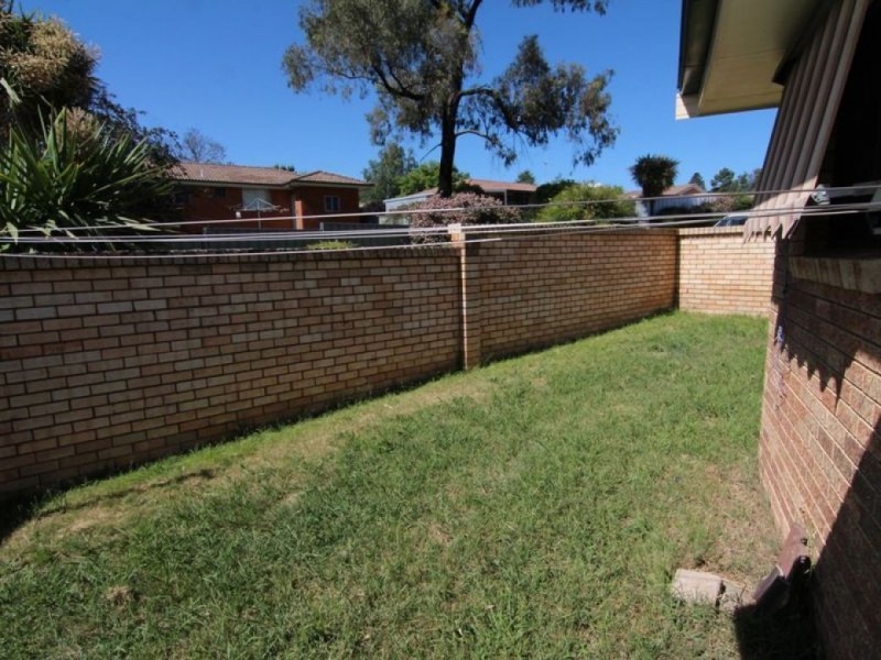 4/13 Anzac Place, Orange NSW 2800