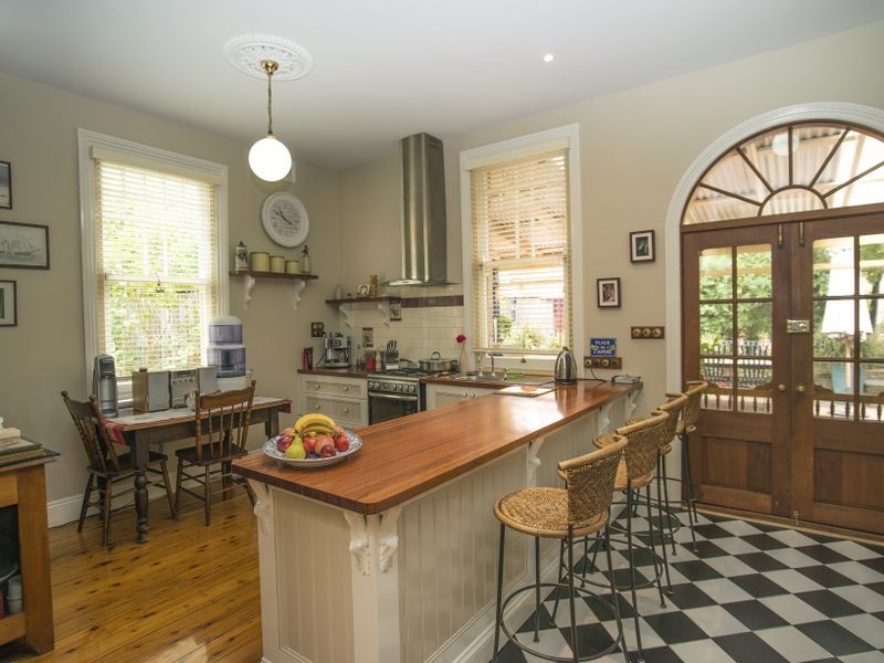 319 Lords Place, Orange NSW 2800
