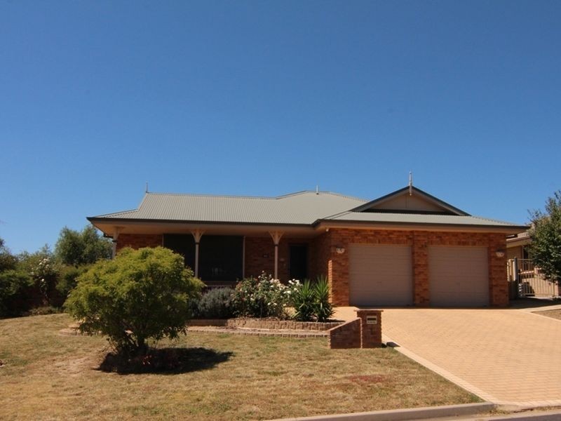 1 Hoskins Place, Orange NSW 2800