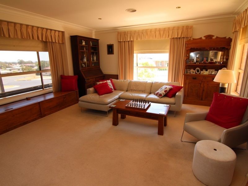 1 Hoskins Place, Orange NSW 2800