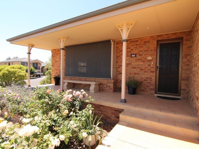 1 Hoskins Place, Orange NSW 2800