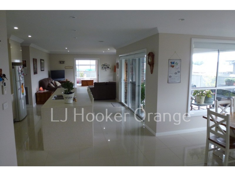 8 Mariposa Street, Orange NSW 2800