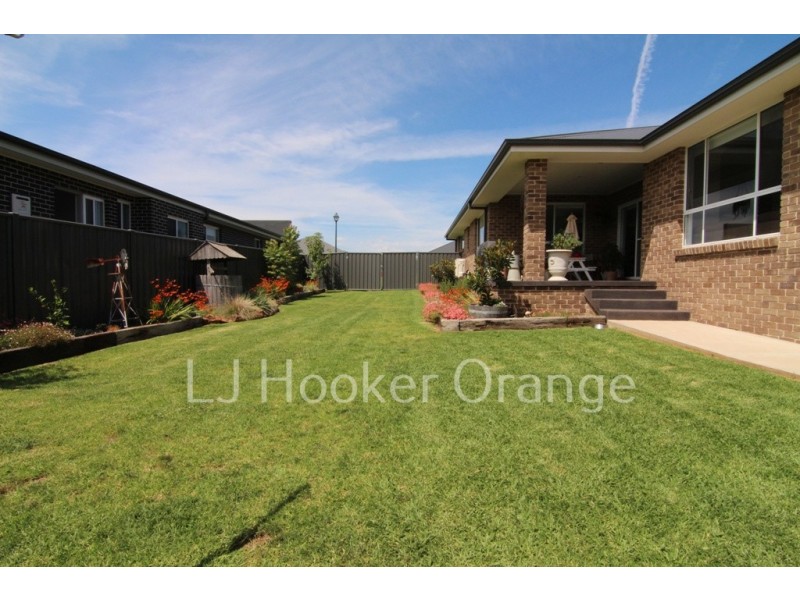 8 Mariposa Street, Orange NSW 2800